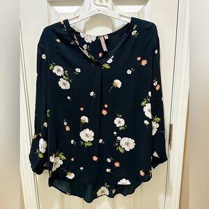BRINA & EM Black Floral Lemmy Vneck Top size XXL blouse 100% rayon
